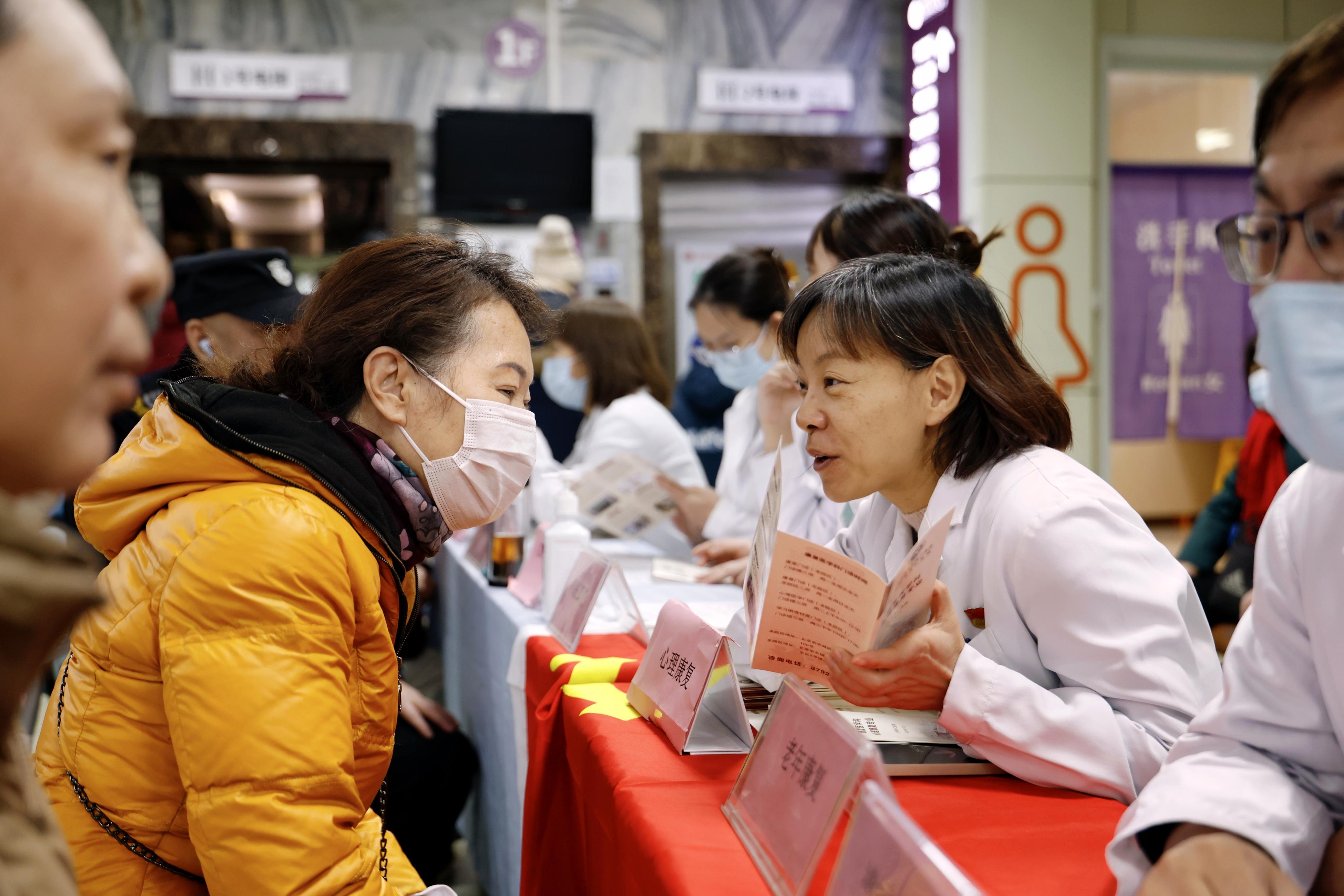 国际康复日 普仁医院康复科举办公益咨询活动，关爱健康送上千万个原因做治疗