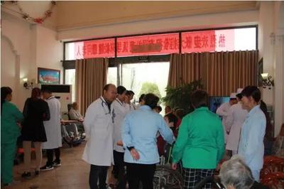 迎院庆，送温暖 肾病风湿科二病区走进卫辉“青松康复护理院”，为老人送健康！